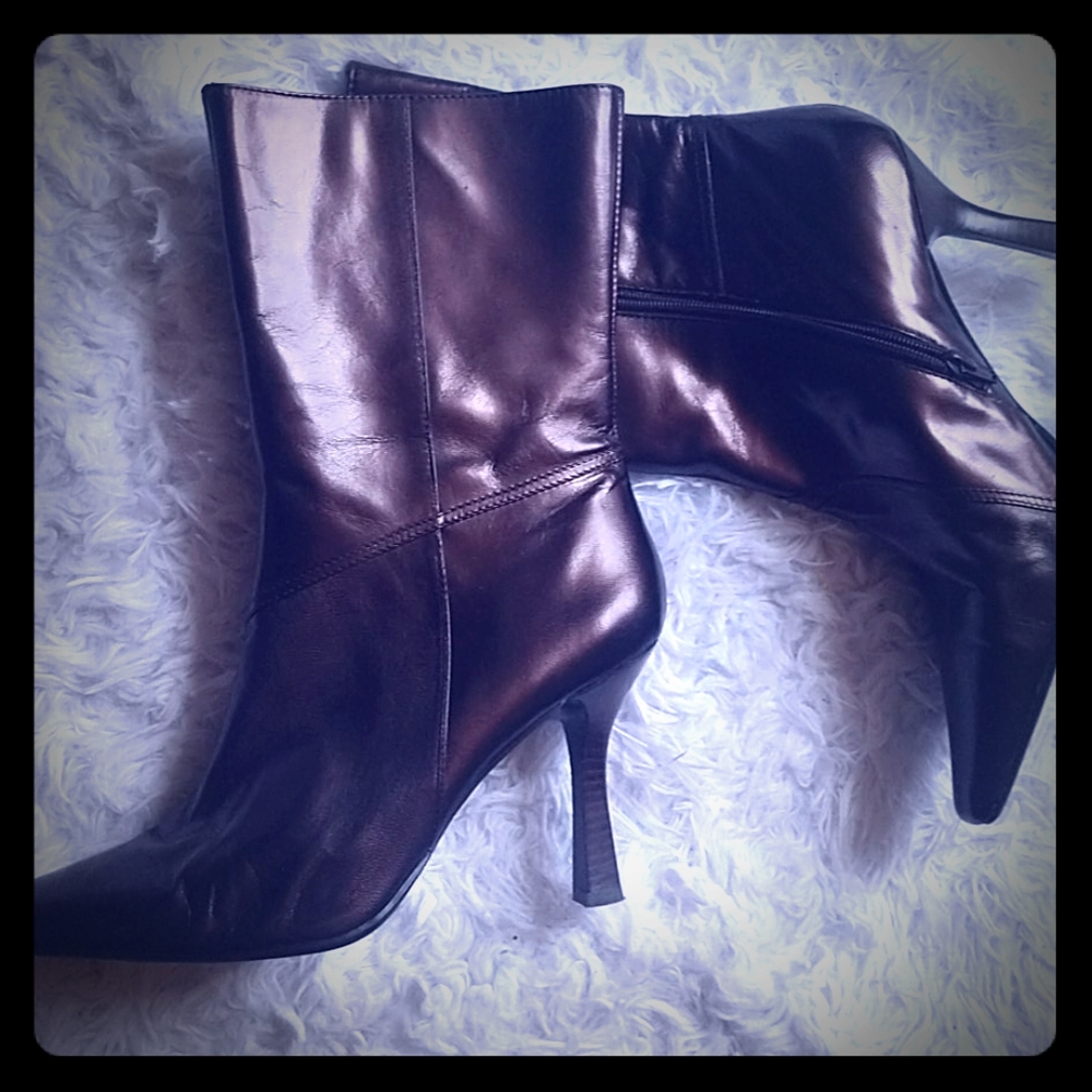 Liz Claiborne Flex Bootie